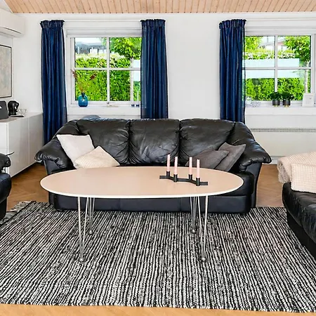 Holiday home Horsehoved Feriehus *